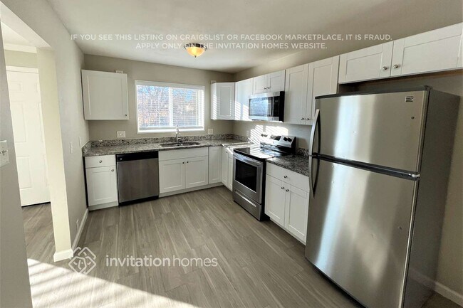 Foto del edificio - 1061 E 105th Pl