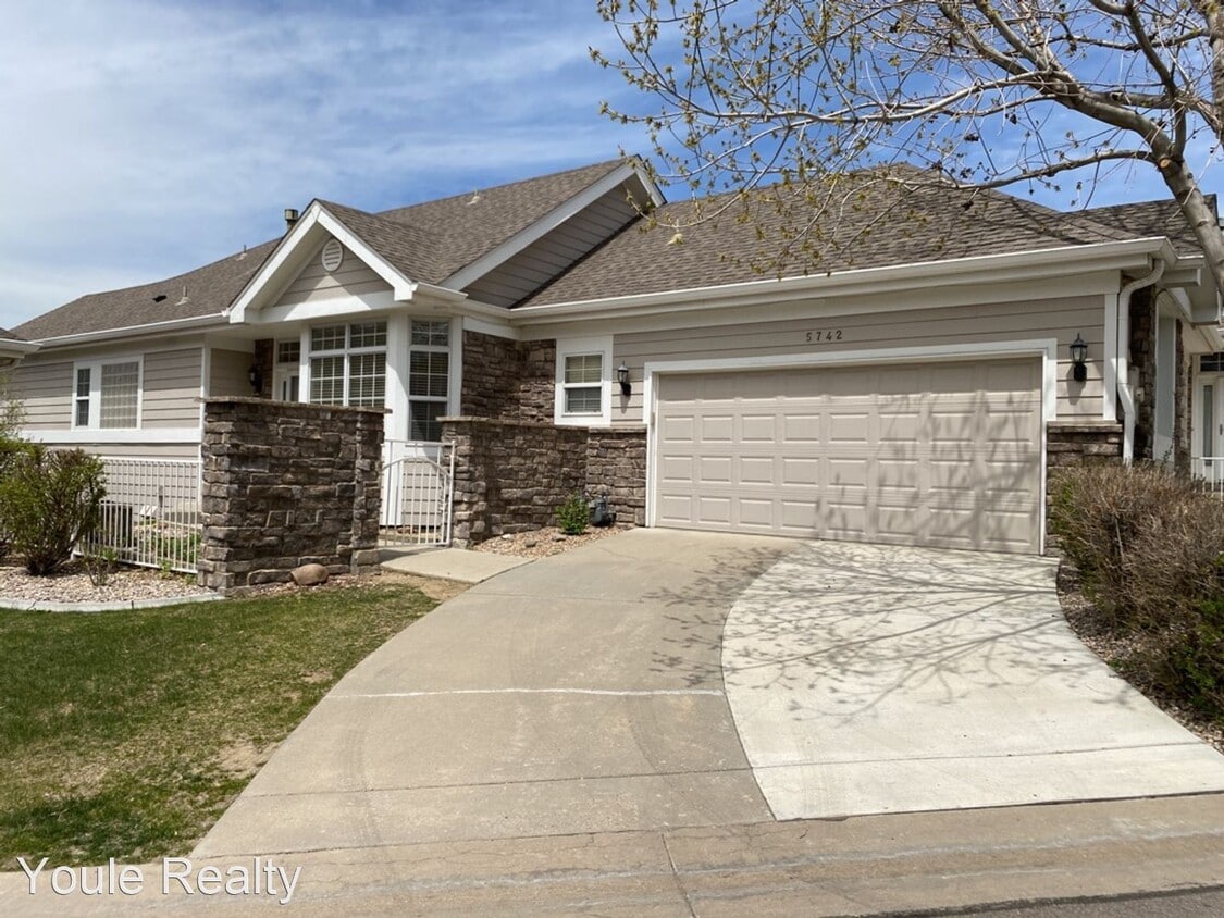 Primary Photo - 3 br, 3 bath House - 5742 Crestwood Dr