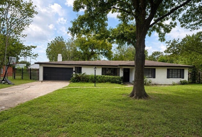 Foto del edificio - 9350 Livernois Rd