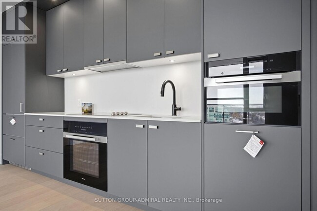 Building Photo - 399 Royal Orchard Blvd