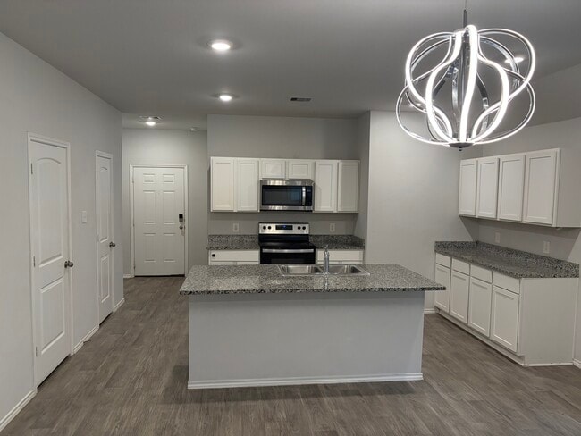 Building Photo - 103 Pecos Dr
