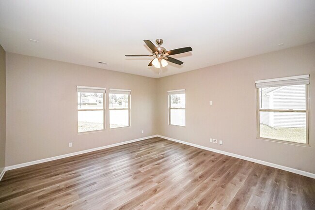 Foto del edificio - 3343 Saddlebrook Dr
