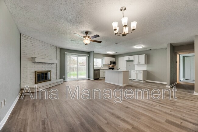 Foto del edificio - 1609 Whiteoak Dr