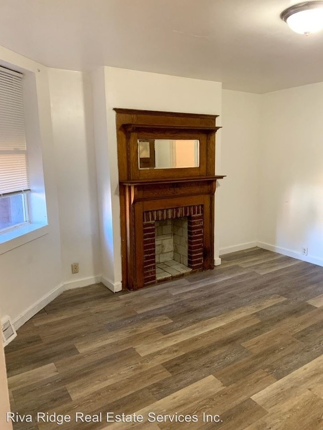 Building Photo - 1 br, 1 bath Apartment - 5036 Lytle St.