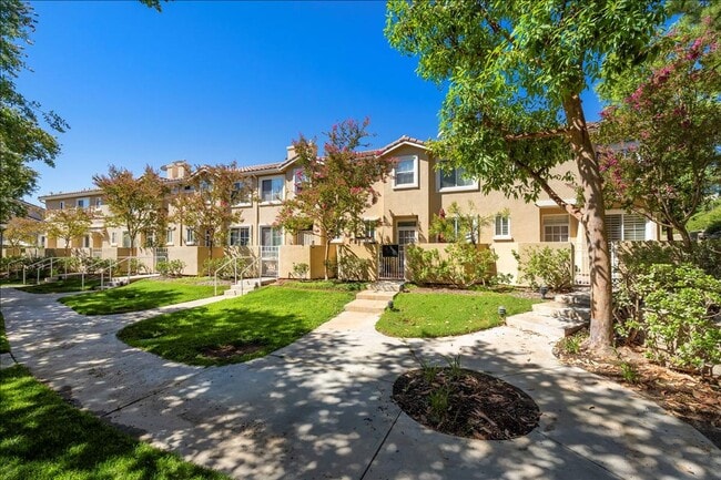 Foto del edificio - Stevenson Ranch Townhome!  3+2.5+ Loft!  2...