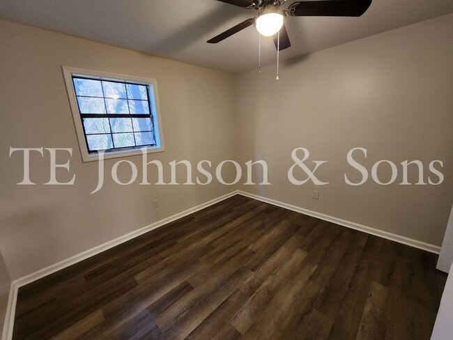 Photo - Newly Renovated Apartments in Green Oaks- Water Included!