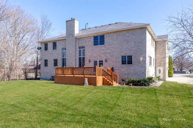 Building Photo - 654 Pfingsten Rd