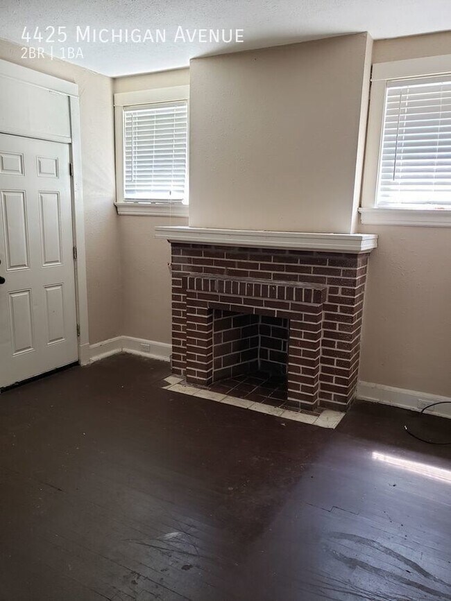 Building Photo - Spacious South City 2 Bedroom