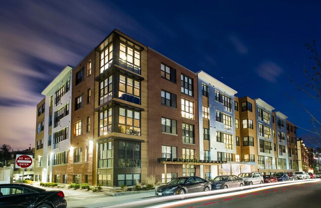 Foto del edificio - 66 Brainerd Rd
