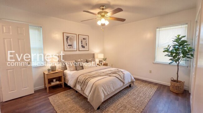 Foto del edificio - 3409 Clearbrook St