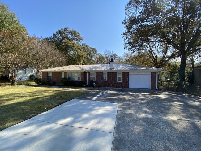 Building Photo - 409 Tupelo Rd Center Point, AL 35215