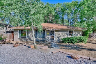 Building Photo - 3131 N Park Dr