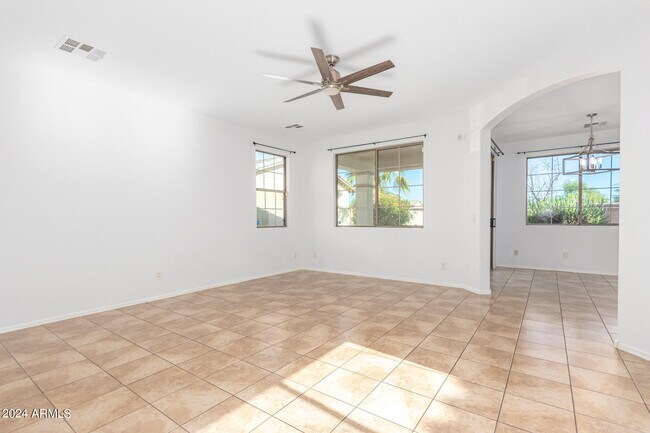 Foto del edificio - 15315 W Wethersfield Rd