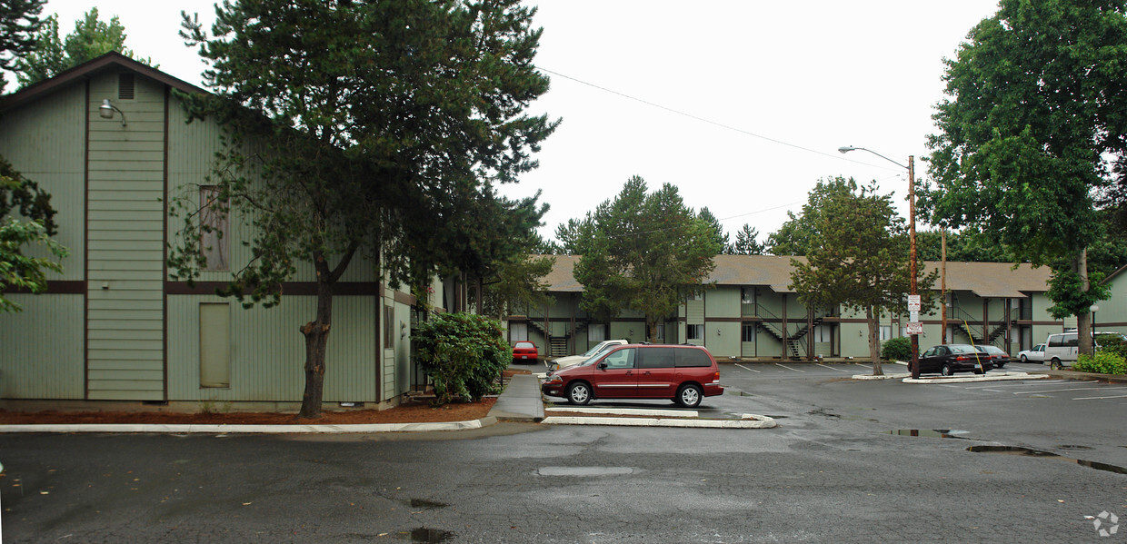 Primary Photo - Evergreen Park Apartments