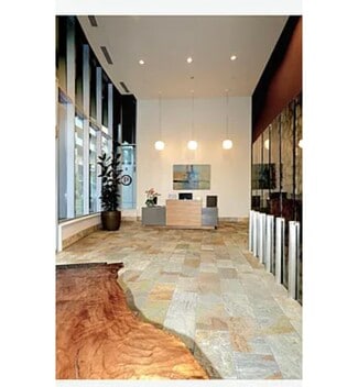 Building Photo - 1900 S River Dr