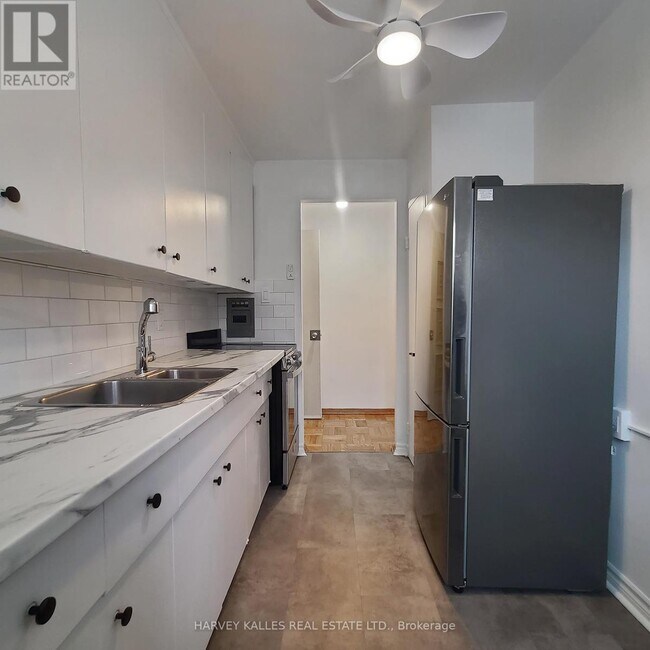 Photo du bâtiment - 65 Old Mill Rd