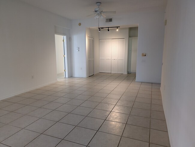 Foto del edificio - 4202 Central Sarasota Pky