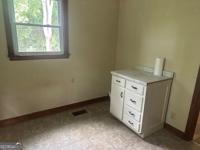 Building Photo - 815 Springer Dr