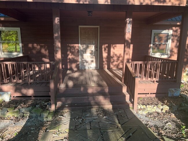 Building Photo - 160 S Lake Dr