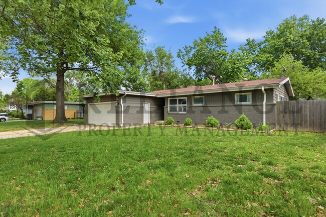 Foto del edificio - 730 N Chipper Ln