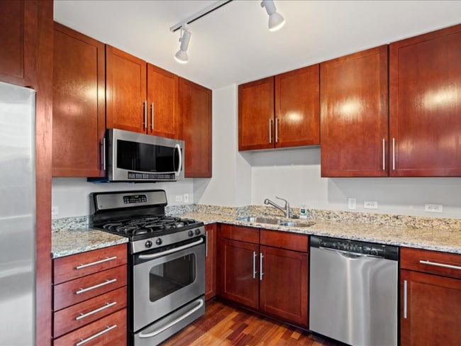 Building Photo - 929 Portland Ave