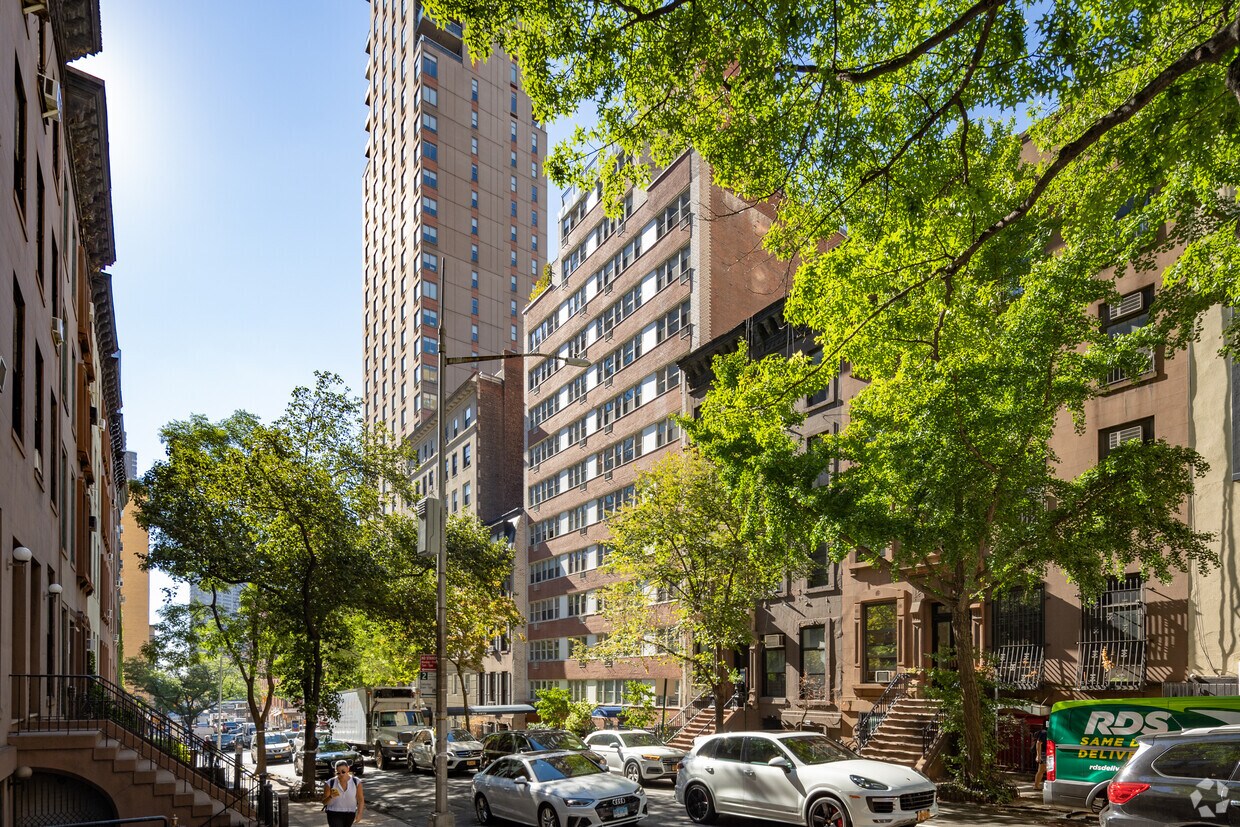 Foto principal - 150 E 37th St