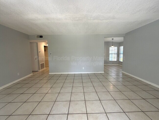 Foto del edificio - 1947 Summerfield Rd