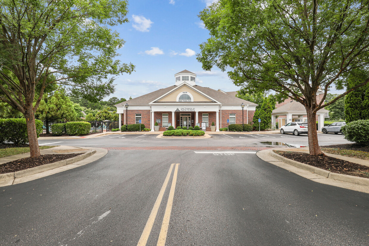 Primary Photo - The Pointe At New Town