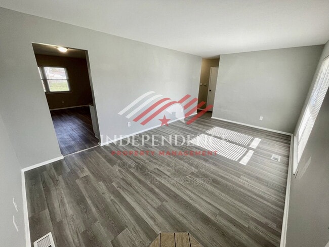 Building Photo - 136 Rogers Dr