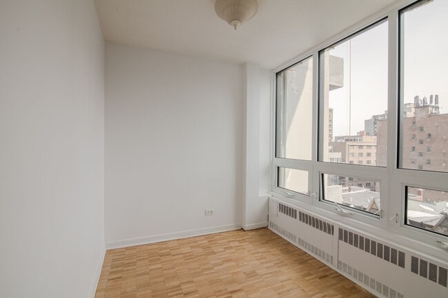 Photo du bâtiment - 1975 Maisonneuve Blvd W