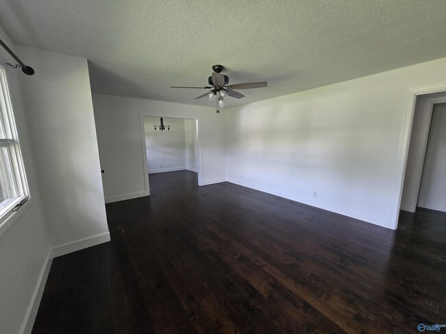 Foto del edificio - 6415 Marsh Ave NW
