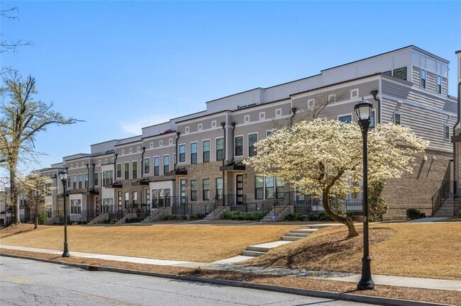 Building Photo - 2145 Burnside Dr NW