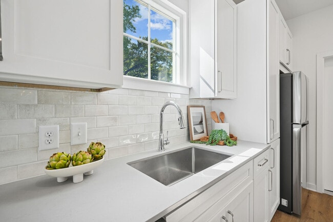 Building Photo - Hamlet Barclay West - Homes & Townhomes fo...