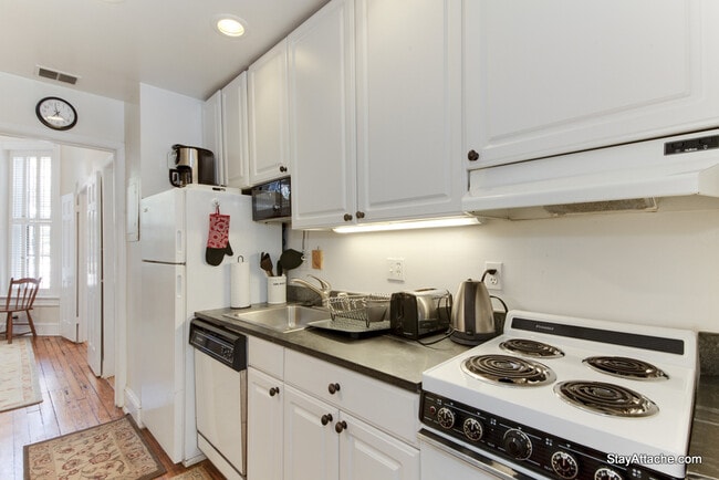 Building Photo - 1503 R Street NW Apt 2