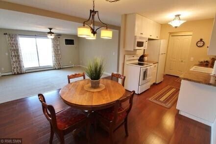 Foto del edificio - Very Nice 2BD/2BA Condo In Roseville!!!