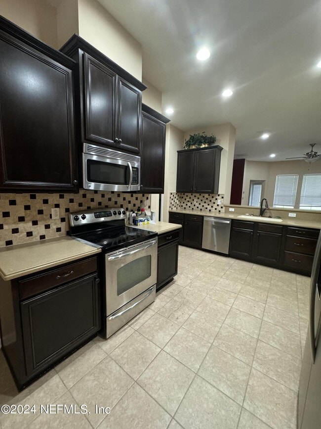 Foto del edificio - 6424 Huntscott Pl