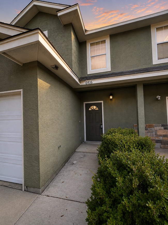 Building Photo - Wurzbach Meadows Town Home