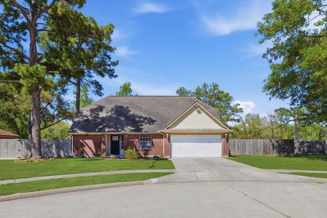 Building Photo - 8515 Leafdale Dr