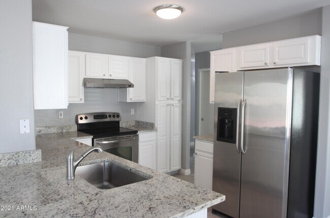 Building Photo - 14719 N 148th Ave