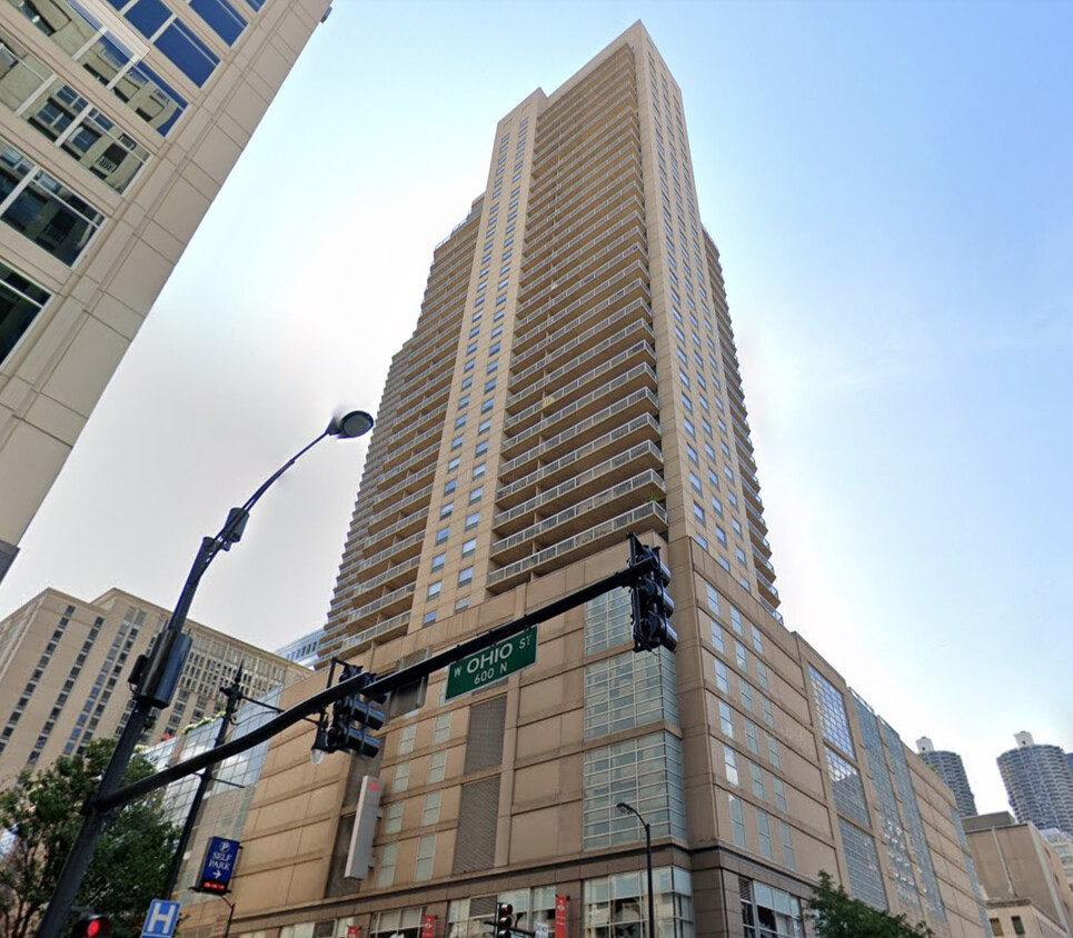 Primary Photo - 545 N Dearborn St