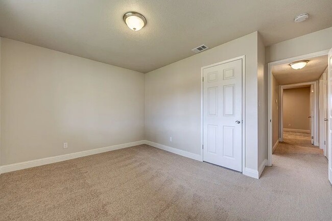 Building Photo - 5923 Revelstok Dr