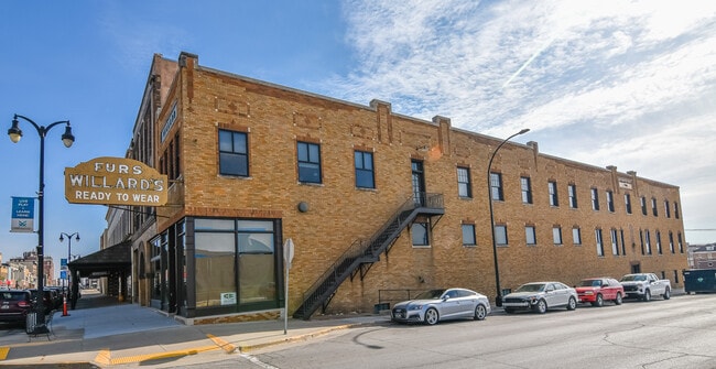 Building Photo - 36 W Main St