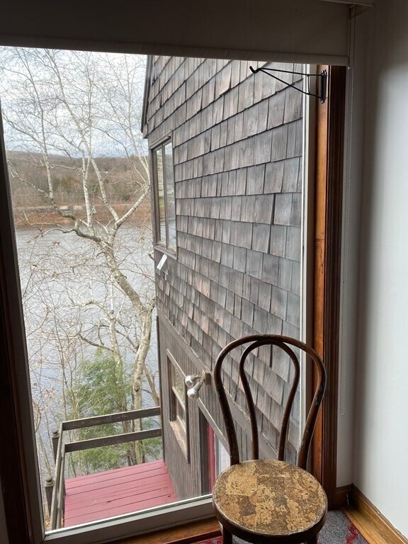 6 Upper River Rd South Hadley, MA 01075 Alquileres en South Hadley