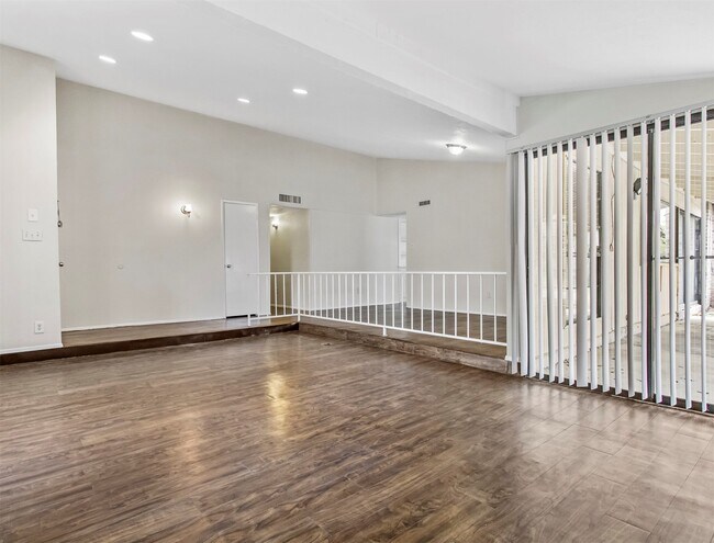 Foto del edificio - 5510 Dunnethead Dr