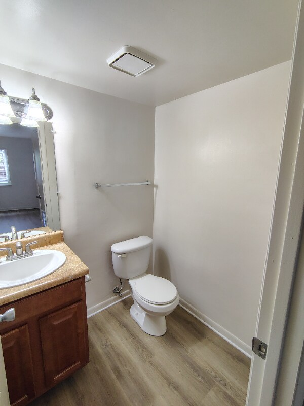 Foto del edificio - 600 Reusens Rd