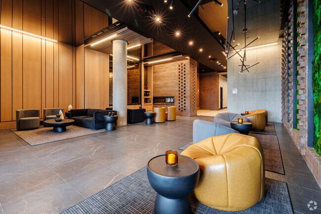 Lobby Photo - Lynk