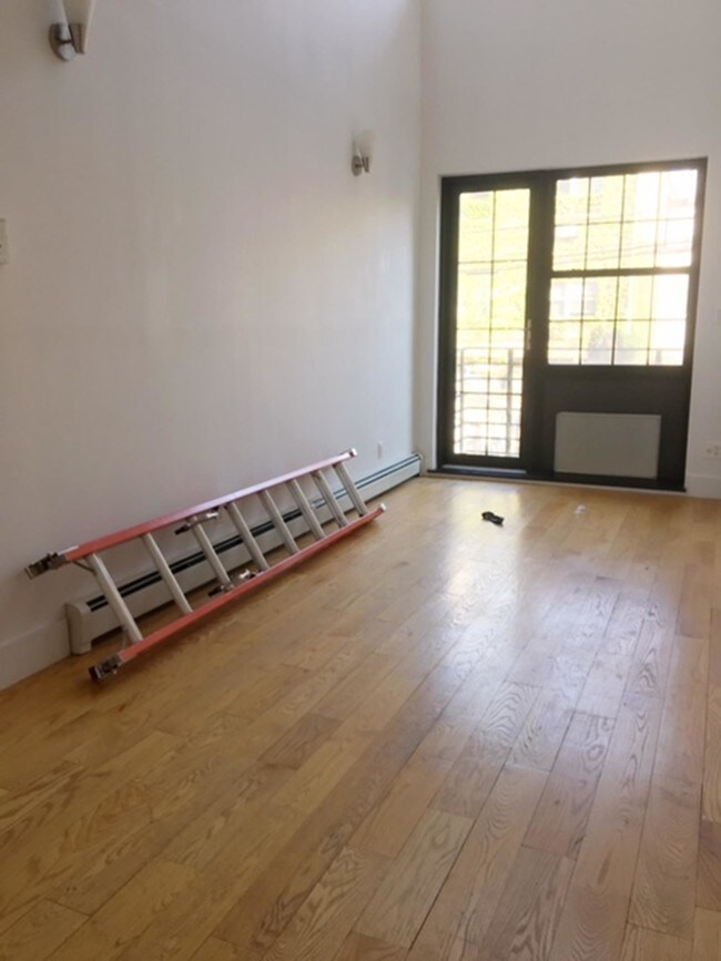 Building Photo - 39 Troutman Street