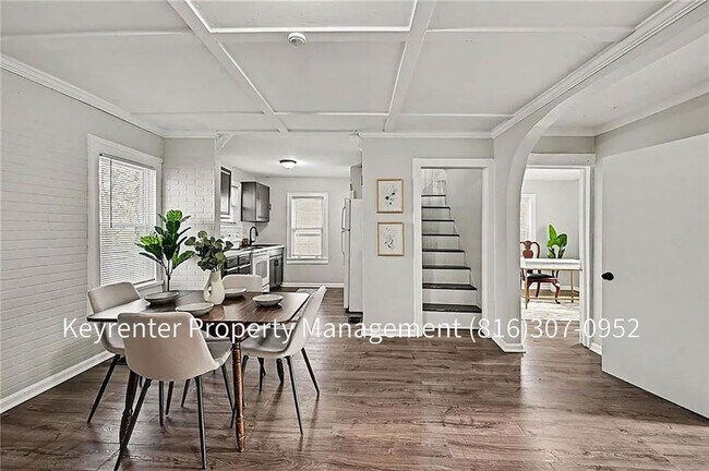 Foto del edificio - 4 Bedroom 2 bath