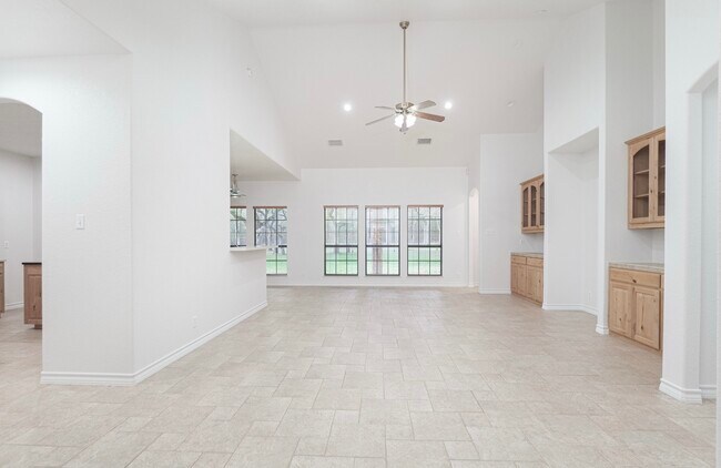 Building Photo - 10808 Dedeke Dr