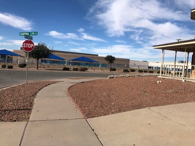 Foto del edificio - 11801 Taffy Bagley Dr